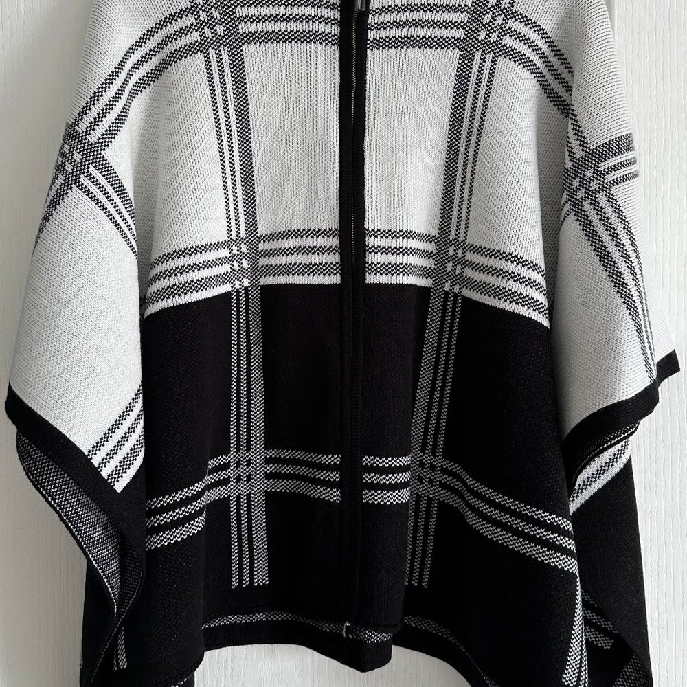 NWT | Anne Klein Black & White Plaid Zip-Front Poncho Sweater | Women’s One Size